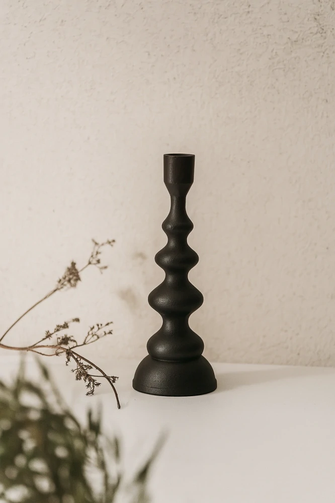 BePureHome – Kovový svícen "Twisted", černý, 28 cm