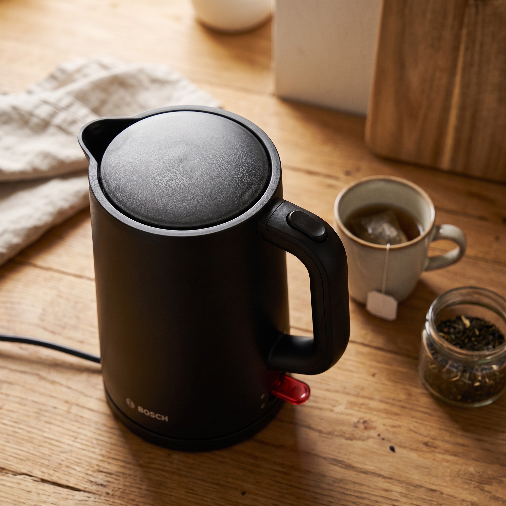 Bosch MyMoment TWK2M163 – rychlovarná konvice 1,7 l, 2400 W, matná černá