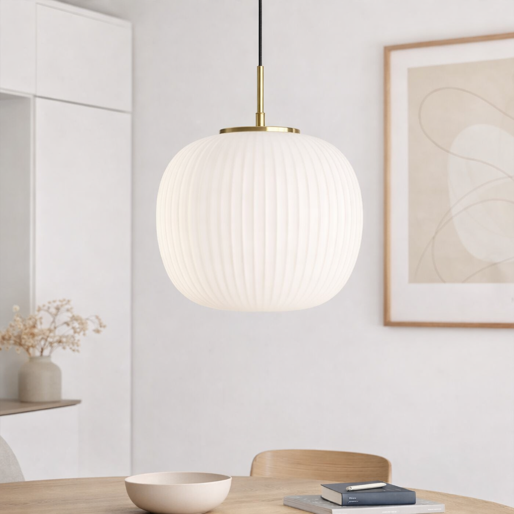 Hübsch – Závěsná lampa, kulatá skleněná s mosazným upevněním