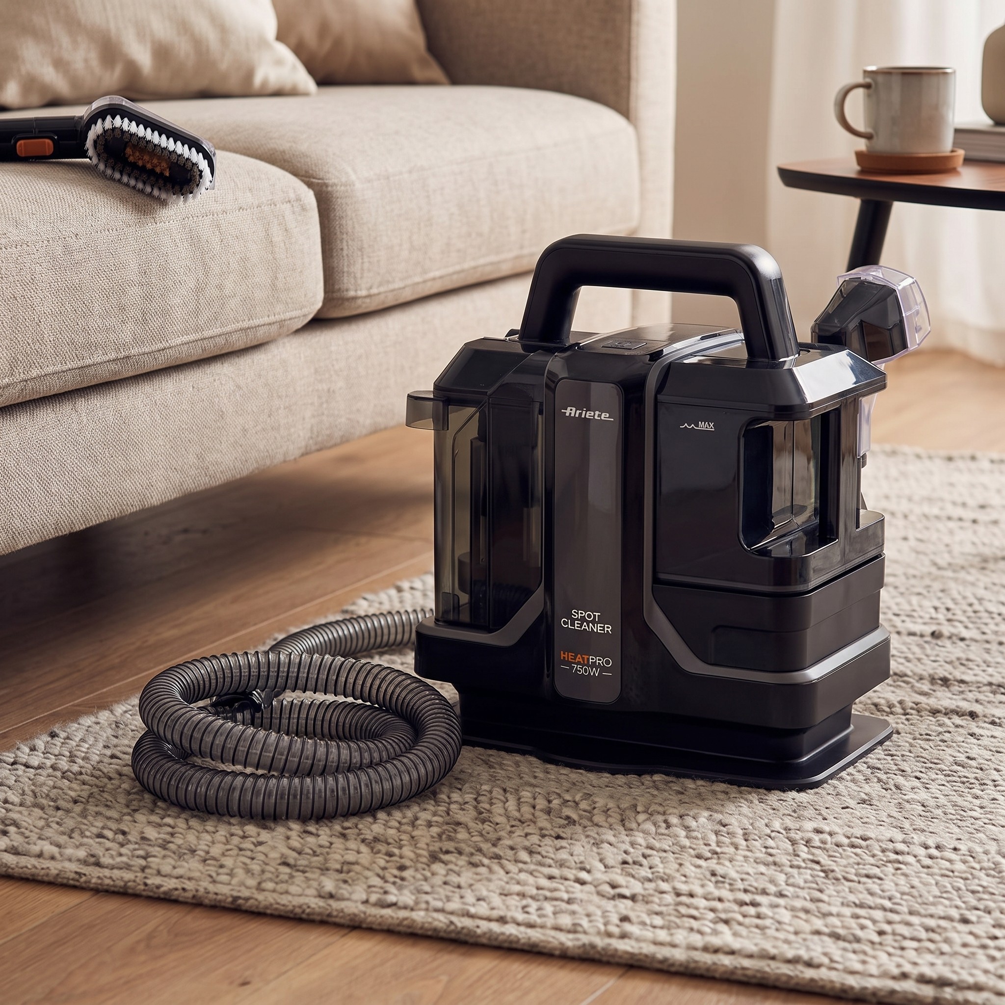 Ariete Spot Cleaner Heat Pro 2482 – čistič koberců a čalounění 750 W, dvě nádrže