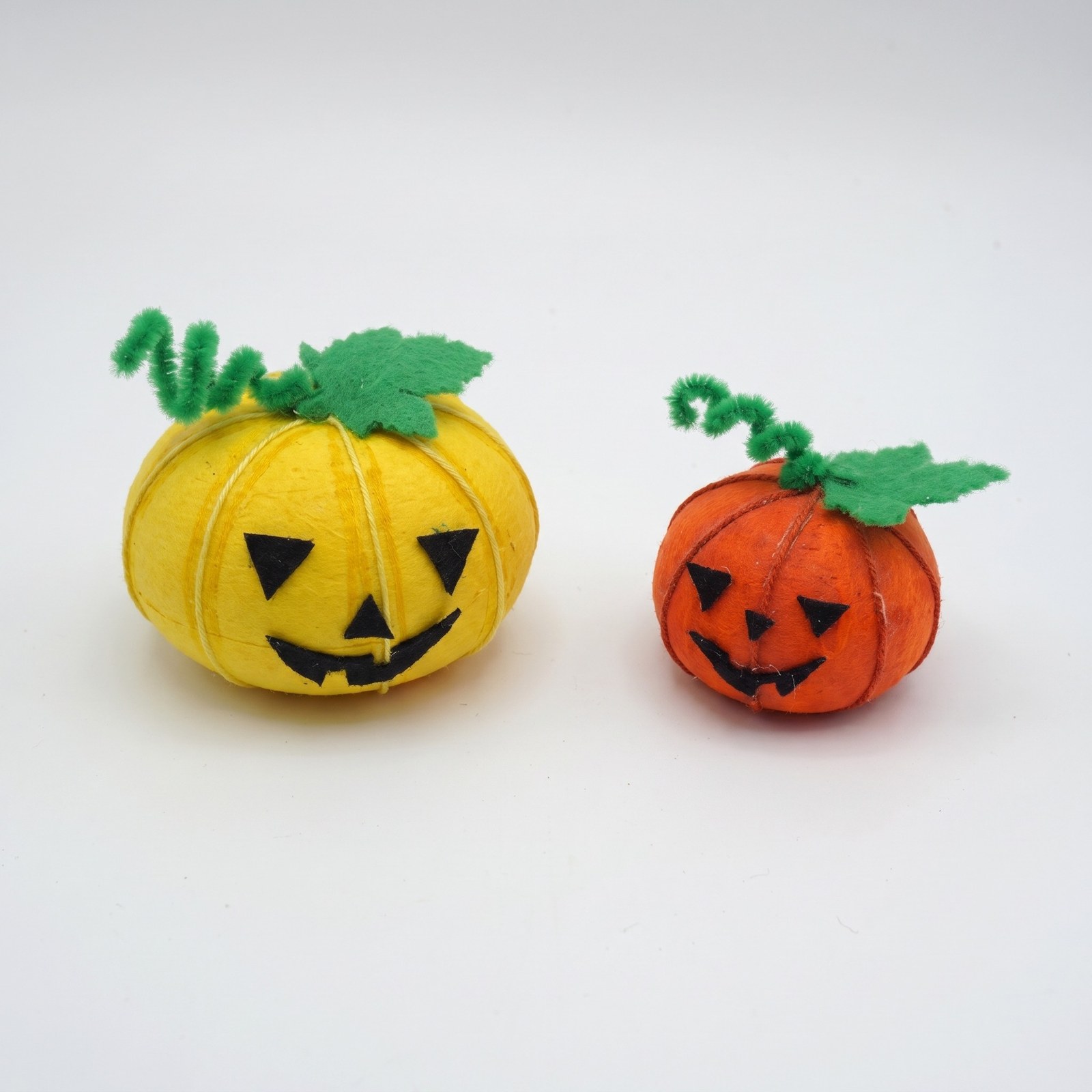 Kreativní sada Dýně s obličejem 5 a 4 cm – 2 halloweenské dýně, balíček materiálu