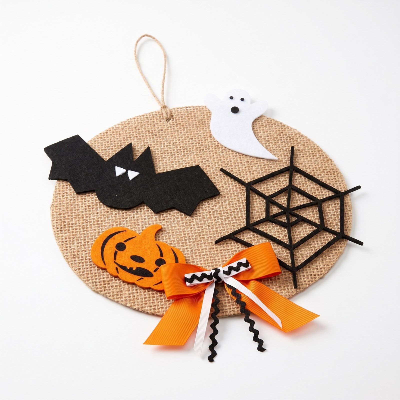 Závěsná dekorace Halloween z juty 30 cm – s netopýrem, duchem a dýní, 1 ks