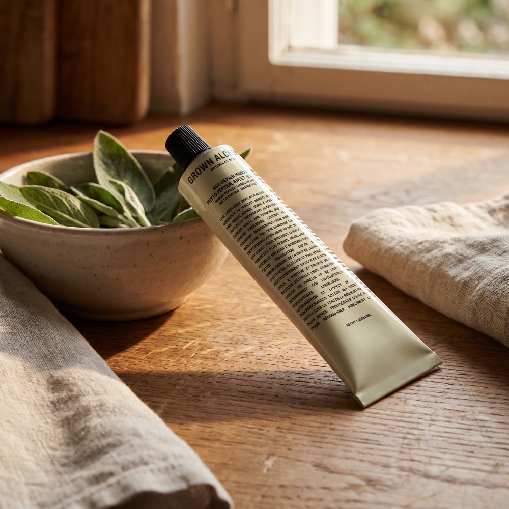 Grown Alchemist Age-Repair Hand Cream – omlazující krém na ruce Phyto-Peptide, 40 ml