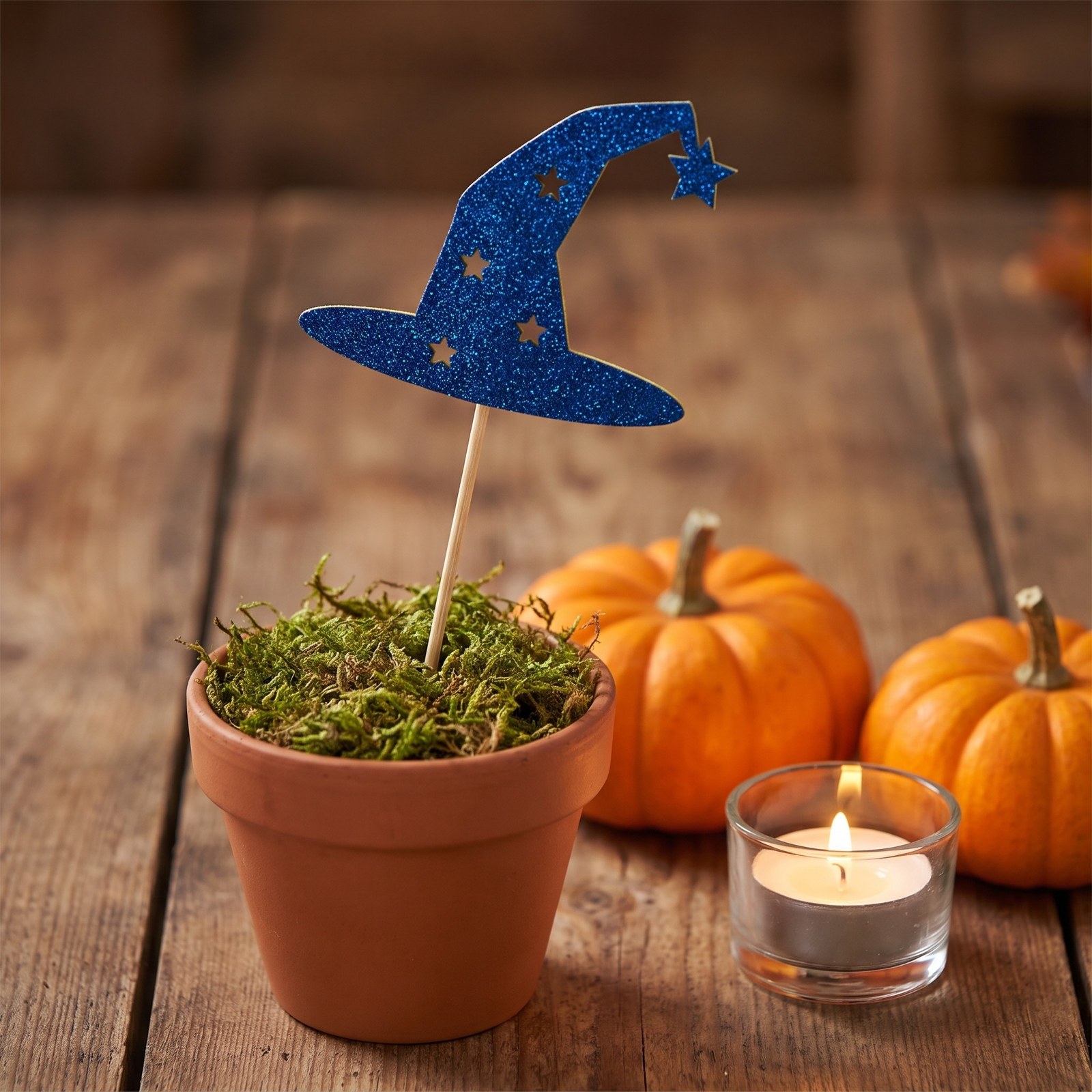 Zápich čarodějnický klobouk modrý 30 cm – dekorace na Halloween a čarodějnice, 1 ks
