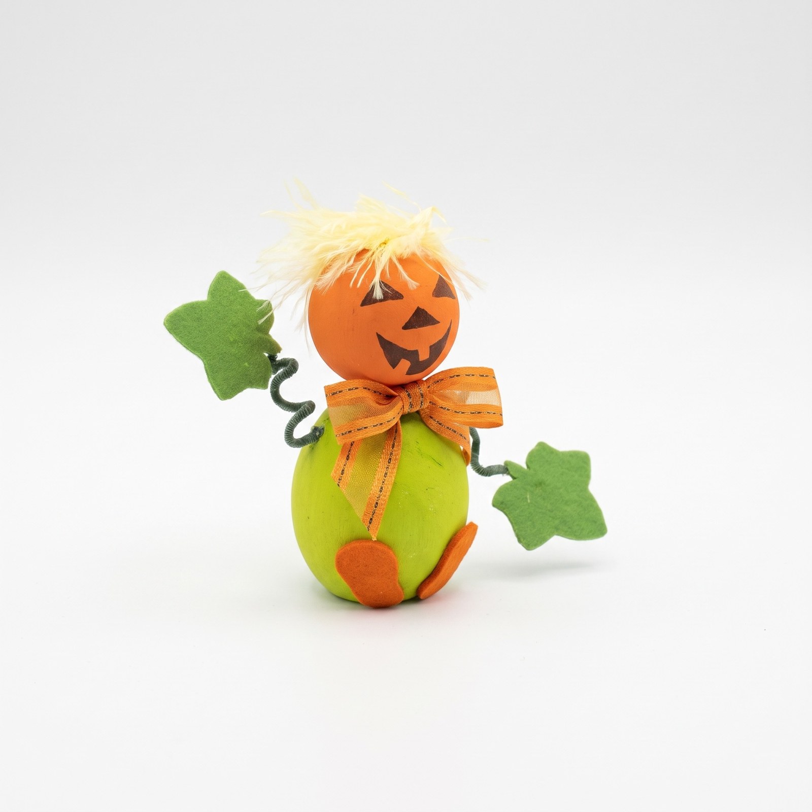 Figurka dýně s obličejem 16 cm – podzimní a halloweenská dekorace, 1 ks