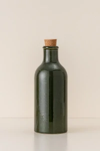 Bloomingville Joelle, tmavě zelená kameninová láhev se zátkou, 650 ml