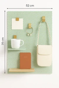 Present Time Perky Mesh nástěnná mřížková tabule s policí a háčky, 52 × 35 cm