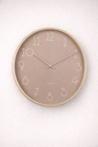 Karlsson Sencillo – růžové nástěnné hodiny, průměr 40 cm