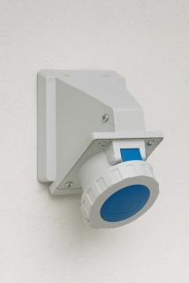 Nástěnná zásuvka 230 V, IP67, 32 A, 3-pól