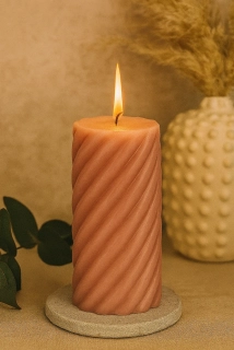 Present Time – Sloupová svíčka „Swirl“, velká růžová – 15 cm