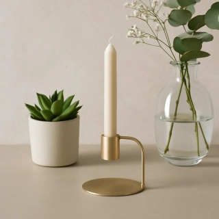 Hübsch Curve Svícen z mosazi